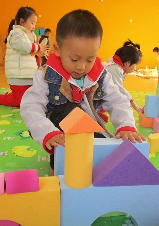 幼儿园日常精彩瞬间