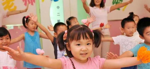 幼儿园老师找家长借钱,家长一句话怼回去,网友 做得好